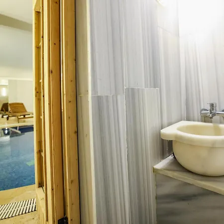 Villa Bogaz Manzarali Havuzlu Lueks