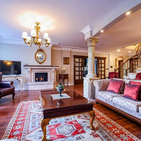 Bogaz Manzarali Havuzlu Lueks Villa Provincia di Istanbul