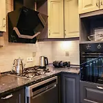 Villa Boğaz Manzaralı Havuzlu Lüks İstanbul
