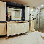 Villa Boğaz Manzaralı Havuzlu Lüks *