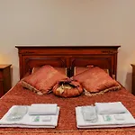 Boğaz Manzaralı Havuzlu Lüks Villa
