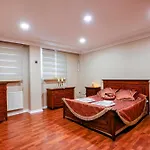 Boğaz Manzaralı Havuzlu Lüks Villa