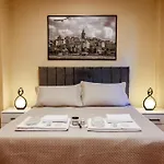 Boğaz Manzaralı Havuzlu Lüks Villa *
