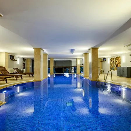 Bogaz Manzarali Havuzlu Lueks Villa