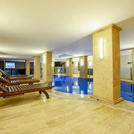 Bogaz Manzarali Havuzlu Lueks Villa