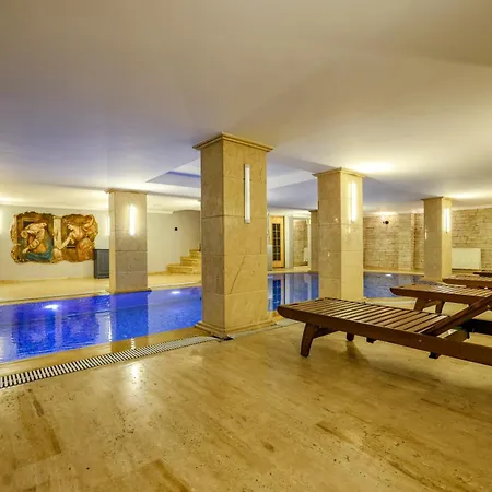 Bogaz Manzarali Havuzlu Lueks