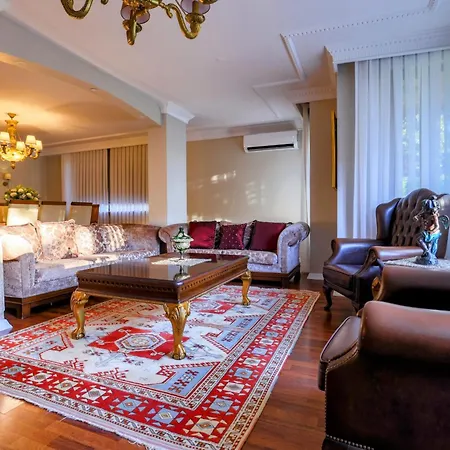 Bogaz Manzarali Havuzlu Lueks Villa İstanbul