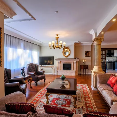 Bogaz Manzarali Havuzlu Lueks Villa