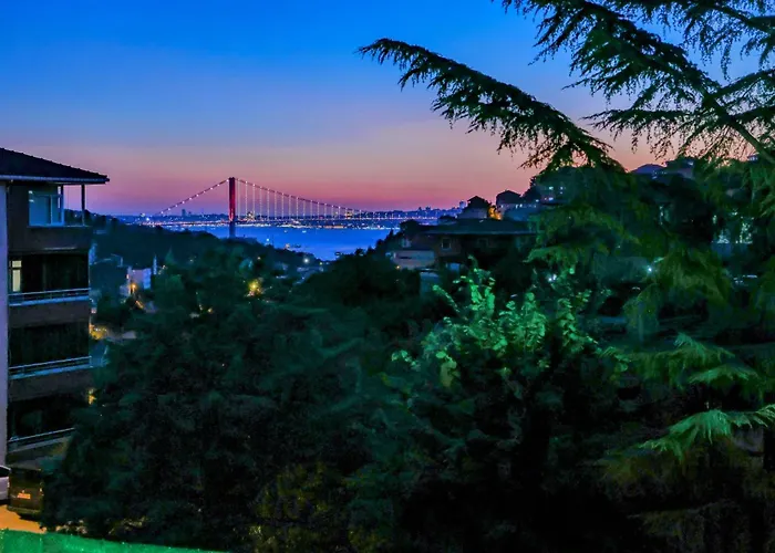 Bogaz Manzarali Havuzlu Lueks Villa