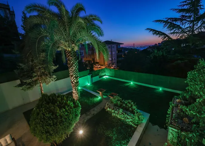 Bogaz Manzarali Havuzlu Lueks *