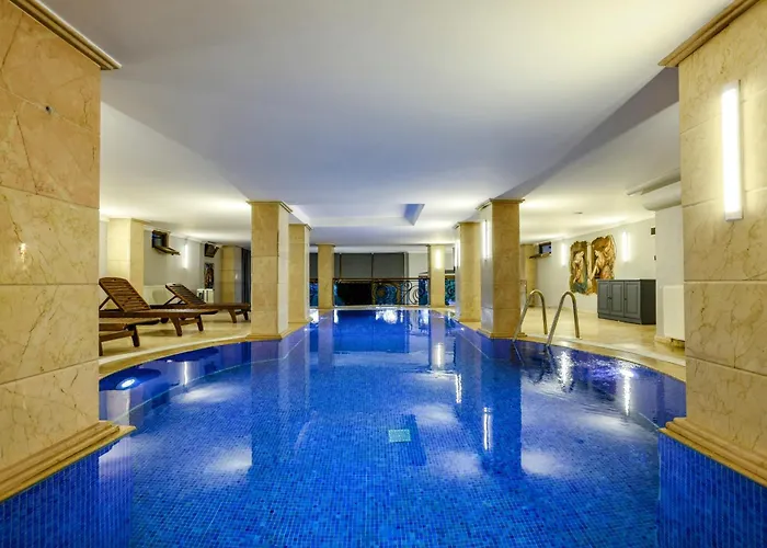 Bogaz Manzarali Havuzlu Lueks Villa