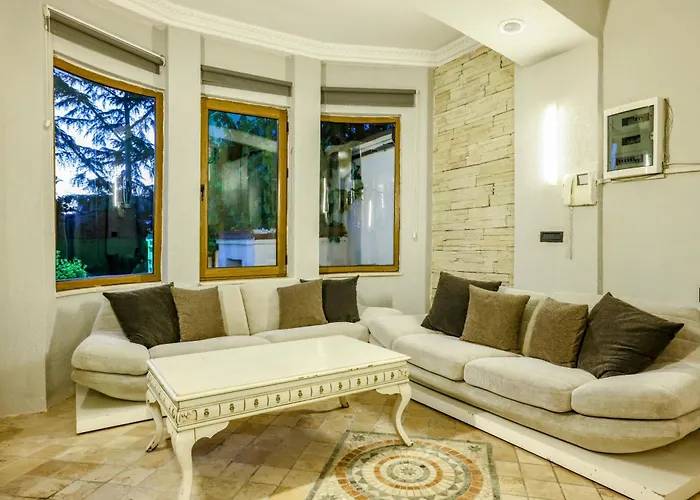 Bogaz Manzarali Havuzlu Lueks * Istanbul