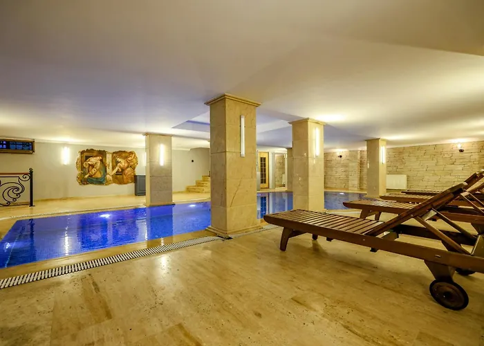 Bogaz Manzarali Havuzlu Lueks