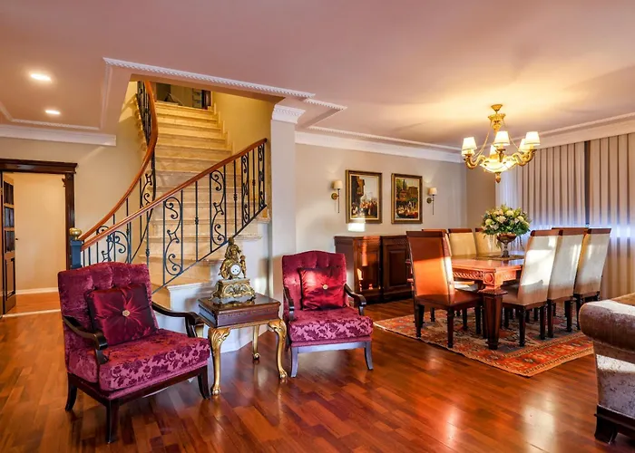 Bogaz Manzarali Havuzlu Lueks *