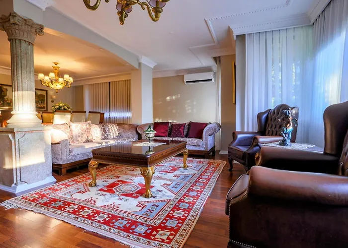 Bogaz Manzarali Havuzlu Lueks Villa Istanbul