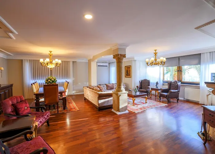 Bogaz Manzarali Havuzlu Lueks Villa *